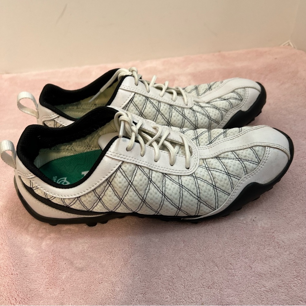 Footjoy White and Black Sneakers Athletic Cleated Golf  Shoes Sz 8.5